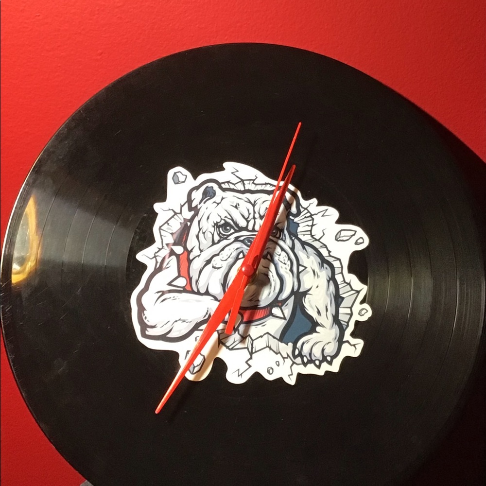 Muscle Bulldog Upcycled vinyl record wall clock - Picture 1 of 5